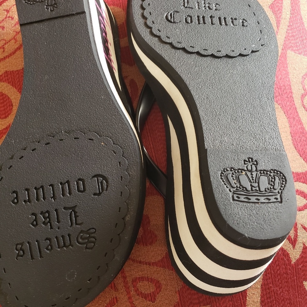 Sandals - Picture 2 of 3
